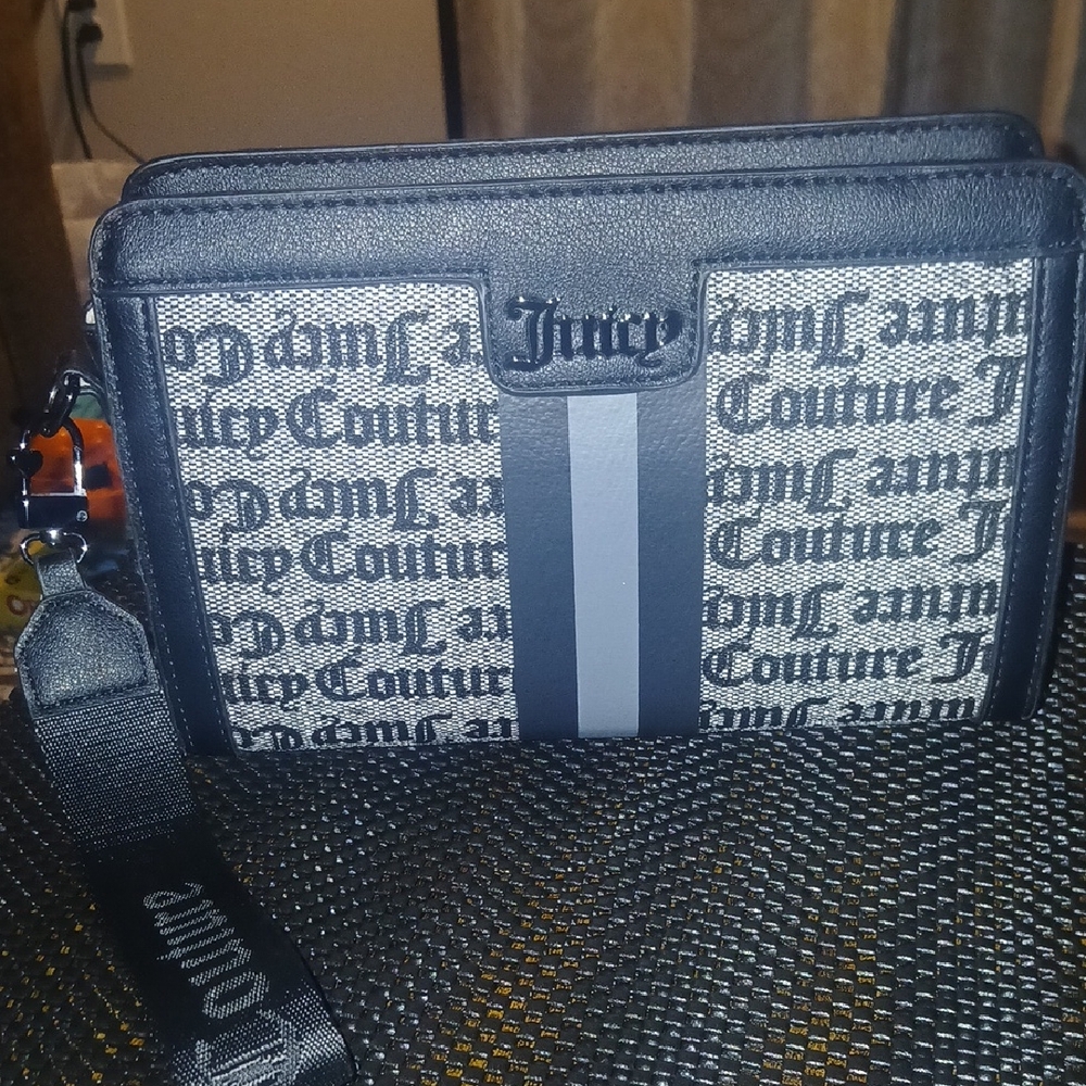 Juicy Couture Large Wristlet/Clutch